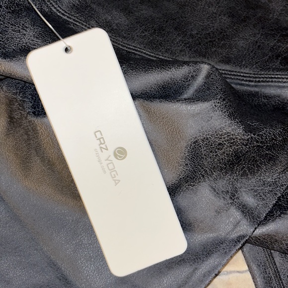 CRZ YOGA Faux Leather leggings new with tags - Picture 3 of 3